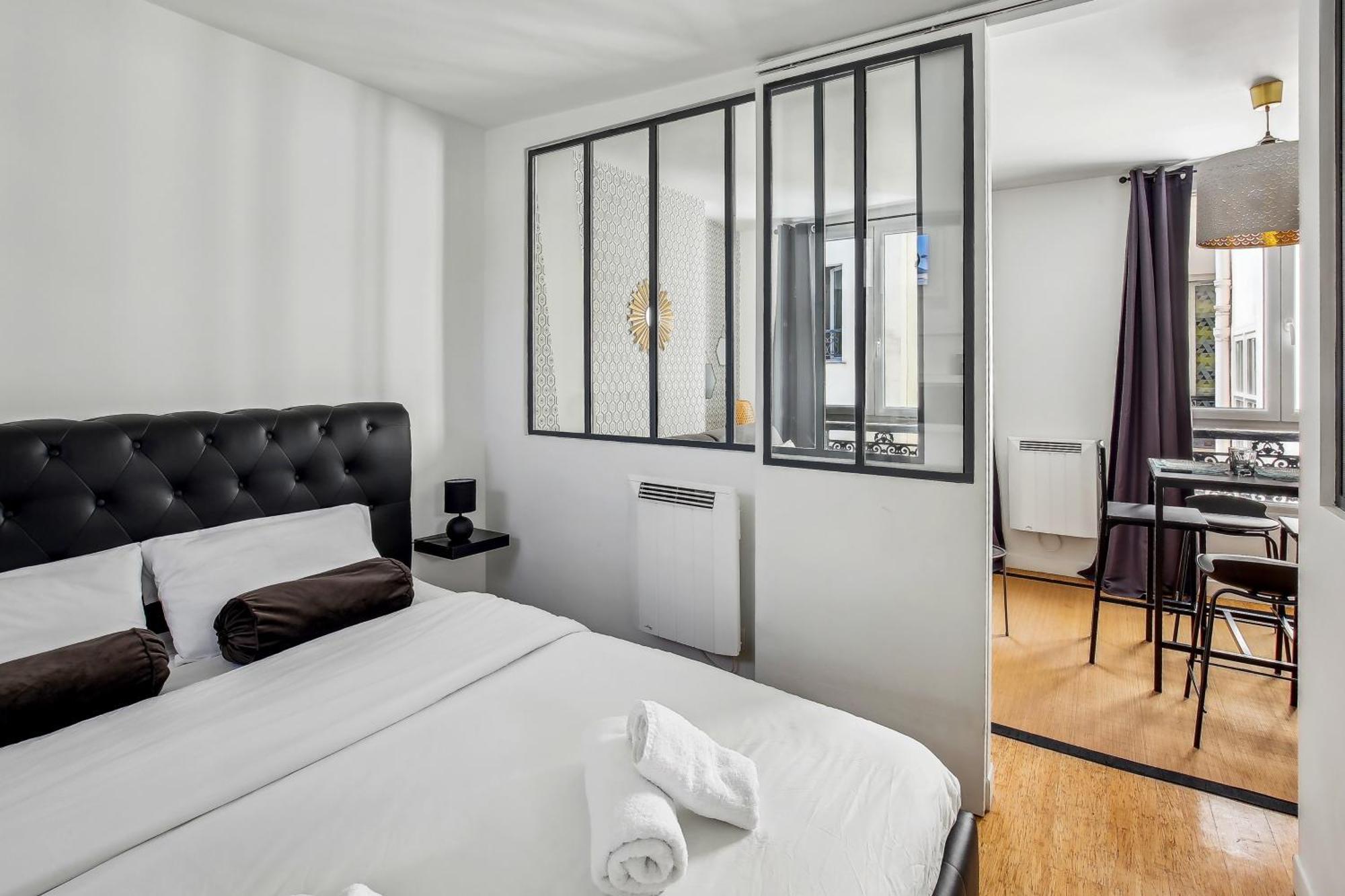 Appartement Au Coeur Du Marais, Rue Des Rosiers!